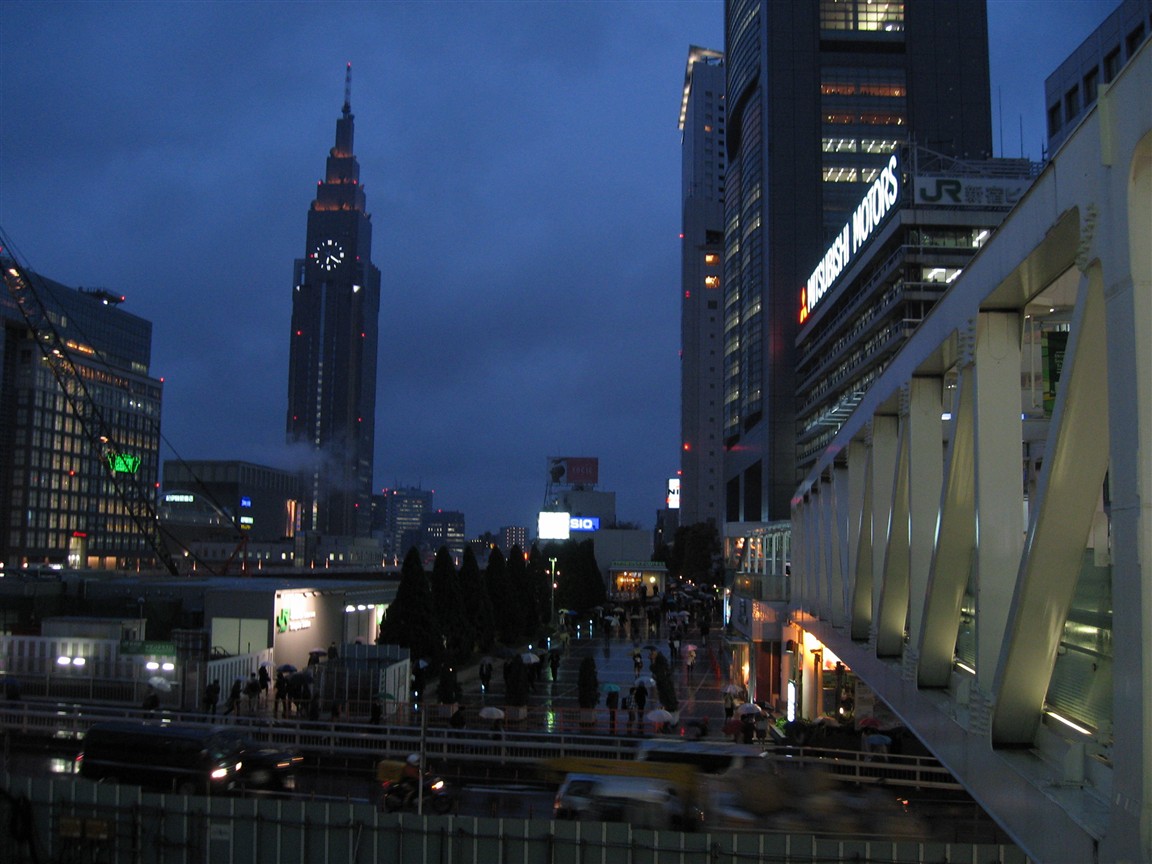 Shinjuku at dusk (2)